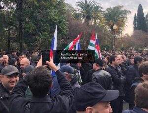 Ayrılıkçı Abhazya’da beklenmedik kriz