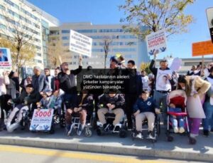 DMD hastalarının aileleri: Şirketler kampanyalar yüzünden bakanlığa başvurmuyor