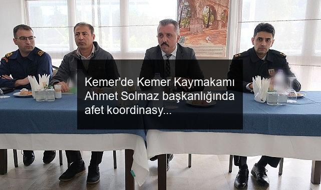 Kemer’de Kemer Kaymakamı Ahmet Solmaz başkanlığında afet koordinasyon toplantısı gerçekleştirildi.