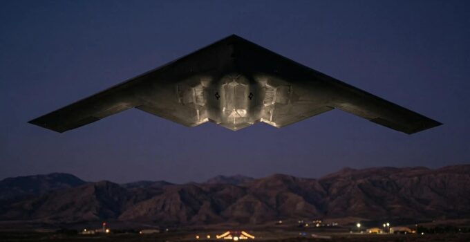 ABD’nin ultra gizli RQ-180 insansız uçağı Yunanistan semalarında görüldü