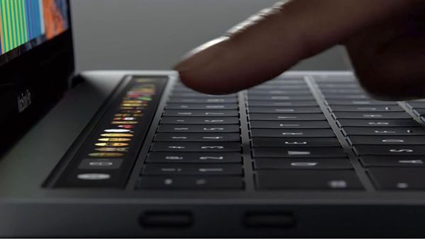 Apple, kötü MacBook klavyelerini tamir etmek için servis hizmetini hızlandırıyor