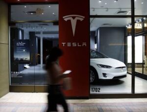 Apple’ın 2013 yılında Tesla’yı satın almak için teklif verdiği ortaya çıktı