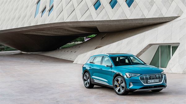 Audi e-tron teslimatları pil sıkıntısı nedeniyle gecikecek