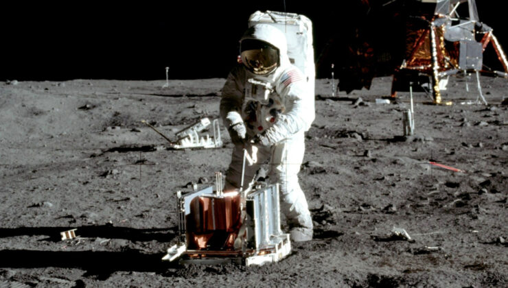 Ay’a ayak basılan anın görüntüleri satılığa çıkarılıyor!