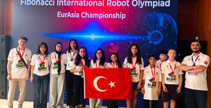 Bilim Yunusemre’den 3 büyük başarı