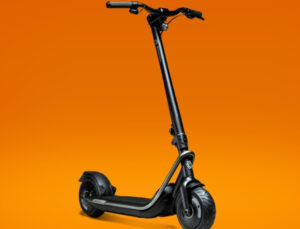 En yeni elektrikli scooter: Boosted Rev