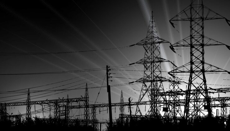 Küresel enerji krizi derinleşiyor: Pakistan her gün 2 saat elektriği kesecek