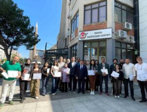 Manisalı Gazeteciler dron ehliyetlerini aldı