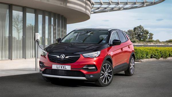 Opel Grandland X’in 300 beygirlik hibrit versiyonu tanıtıldı