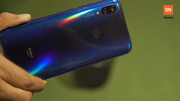 Redmi Y3 dayanıklılık testi videosuyla resmi olarak görüldü