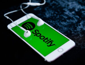 Spotify K-Pop yıldızlarına torpil yapıyor!