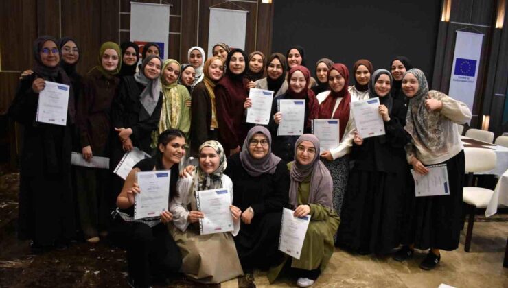 TÜRGEV’den dijital hamle: 3 ülkeden gençler Kosova’da dezenformasyona karşı ortak çözüm üretti