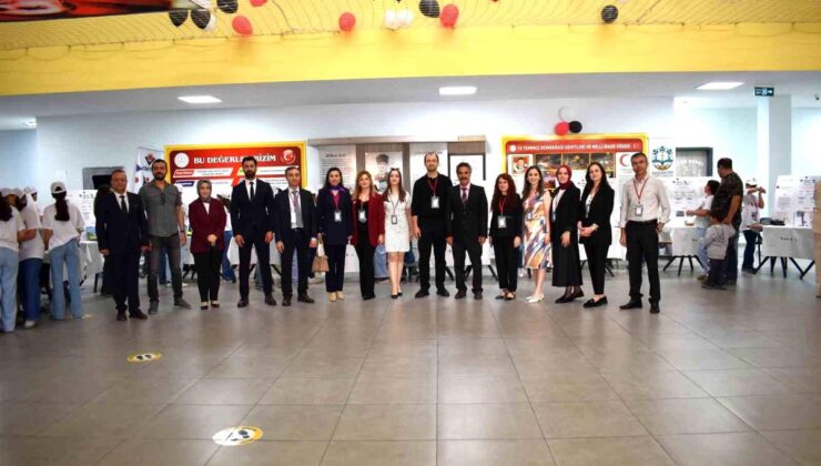 Ahmet Karahan Ortaokulu’nda Bilime Işık Tutan 4006 Fuarı gerçekleştirildi