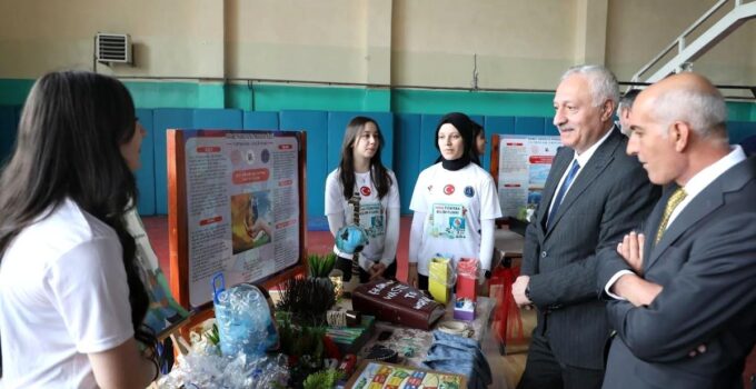 Bayburt’ta bilim fuarları ve proje sergileri büyük ilgi gördü