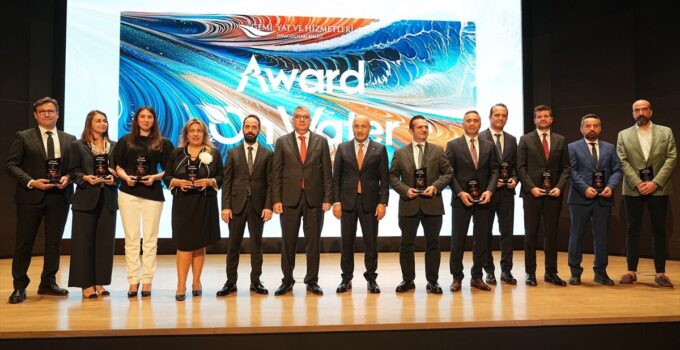Denizcilik sektörünün ihracat liderleri ödüllendirildi