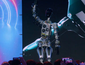 Elon Musk, Tesla’nın insansı robotu Optimus’un videosunu paylaştı!
