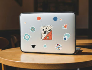 Kişiselleştirme İçin Laptop Kapaklarını Güvenli ve Şık Kullanma Rehberi