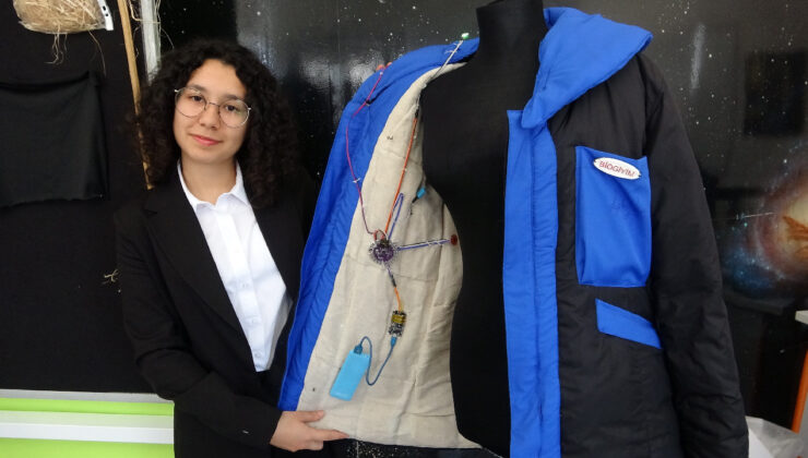 Lise öğrencileri teknolojik mont tasarladı!