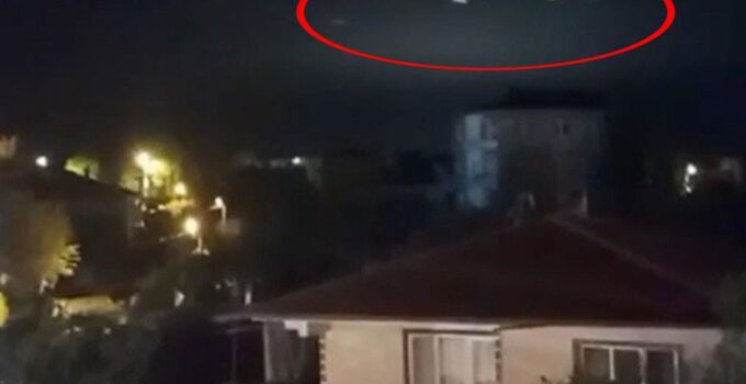 Sakarya’da gökyüzünde görülen ışıklar merak uyandırdı