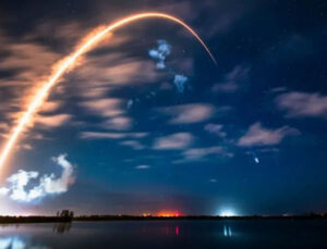 SpaceX roketinin atmosfere bıraktığı lityum bulutu endişe yarattı